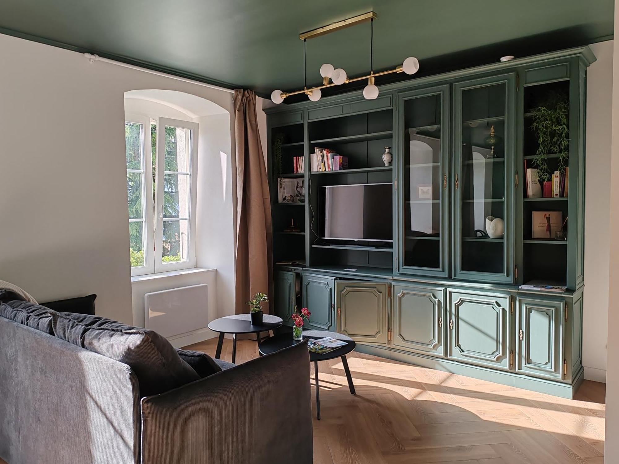 L'Oiseau Vert Montbeliard Bilik gambar